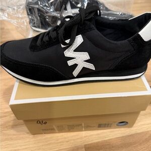 BRND NEW Michael Kors Sneakers